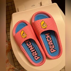 Size 6 Peach Princess Slides